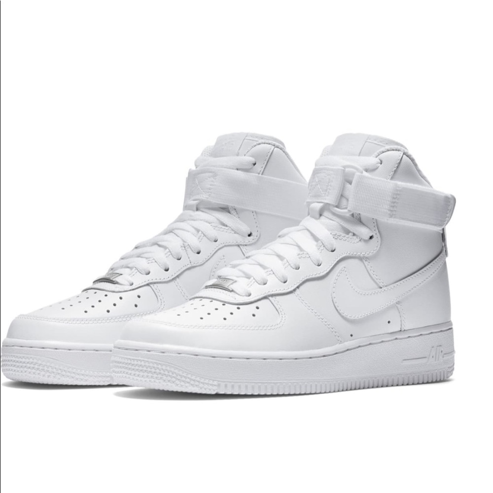 NIKE AIR FORCE 1
